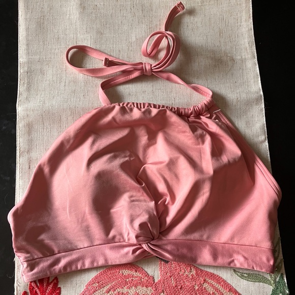 🆕 CMV Highneck Bathing Suit Top 🌸🐬☀️